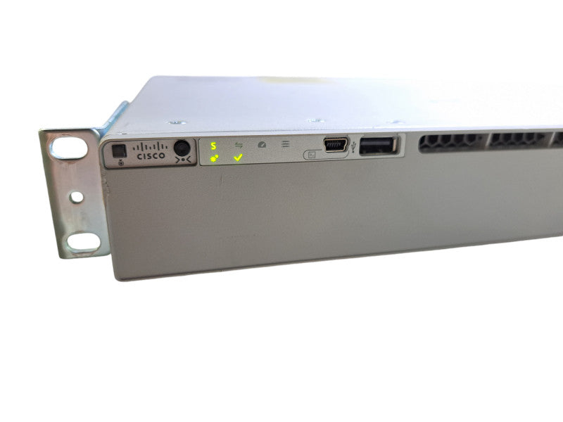 Cisco C9300L-24T-4X-E | 24-Port 1G 4X10G Uplinks Network Essentials Switch
