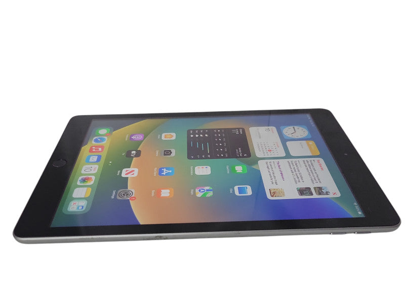 Apple iPad 5th Generation 32GB Wi-Fi A1822 _