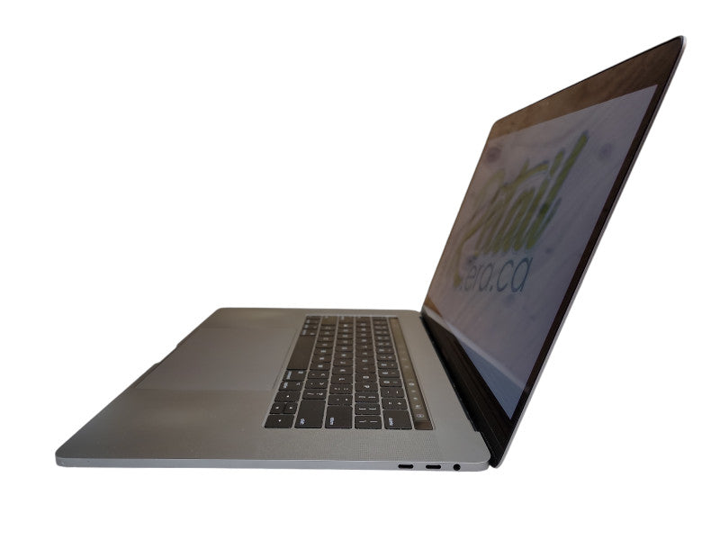 MacBook Pro 15" 2017 |4-Core i7-7820HQ @2.9GHz 16GB RAM 500GB-SSD Radeon READ