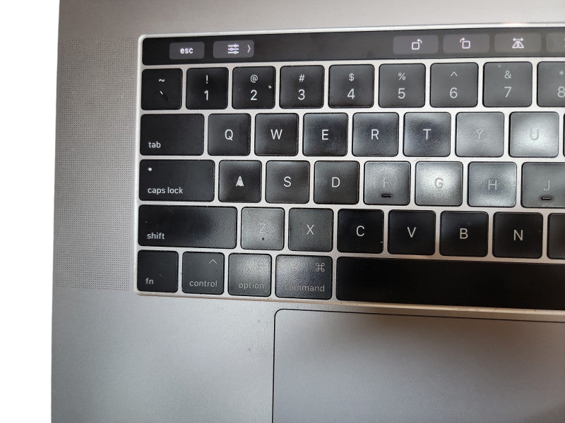 MacBook Pro 15" 2017 |4-Core i7-7820HQ @2.9GHz 16GB RAM 500GB-SSD Radeon READ