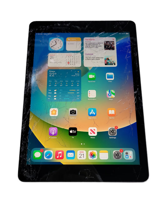 Apple iPad 5th Gen 32GB (A1822) - READ Δ