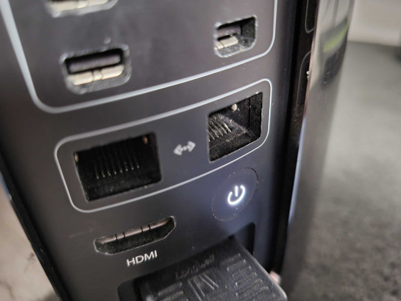 Apple Mac PRO A1481 NO HDD/RAM READ !