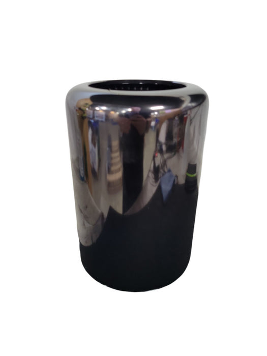Apple Mac PRO A1481 NO HDD/RAM READ !