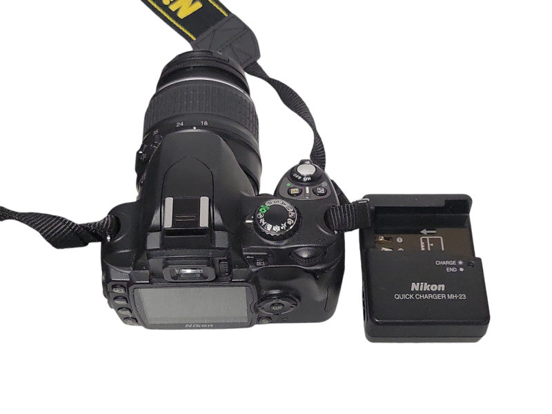 Nikon D40 digital camera with Nikon DX SWM ED Aspherical Lens & Case READ _