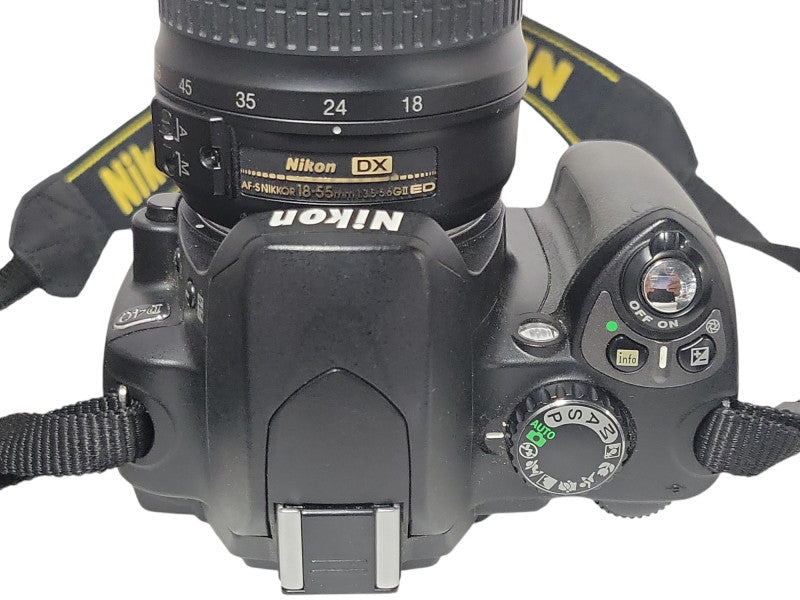 Nikon D40 digital camera with Nikon DX SWM ED Aspherical Lens & Case READ _