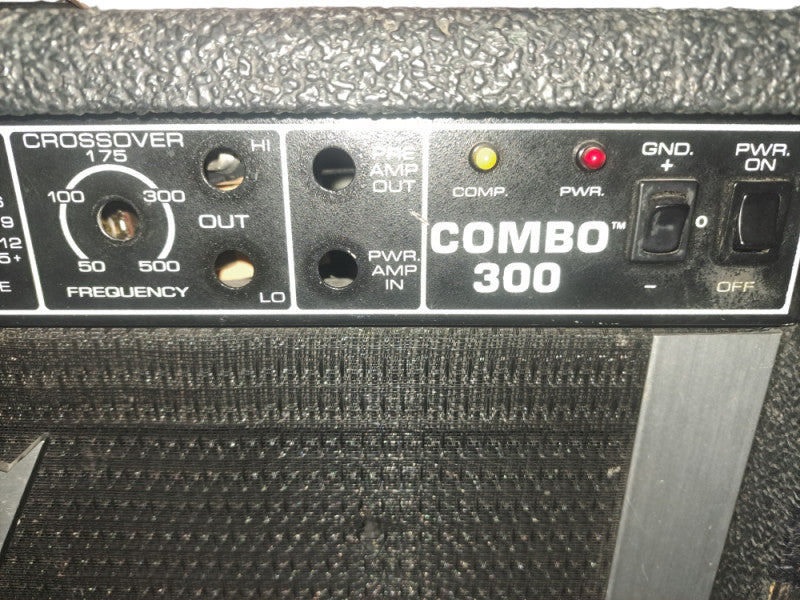 Peavey 300-WATT BASS AMP COMBO