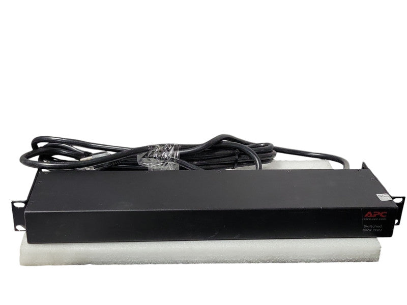 APC AP7900 Switched Rack 8-Outlet PDU Power Strips 120V 12A, READ Q_