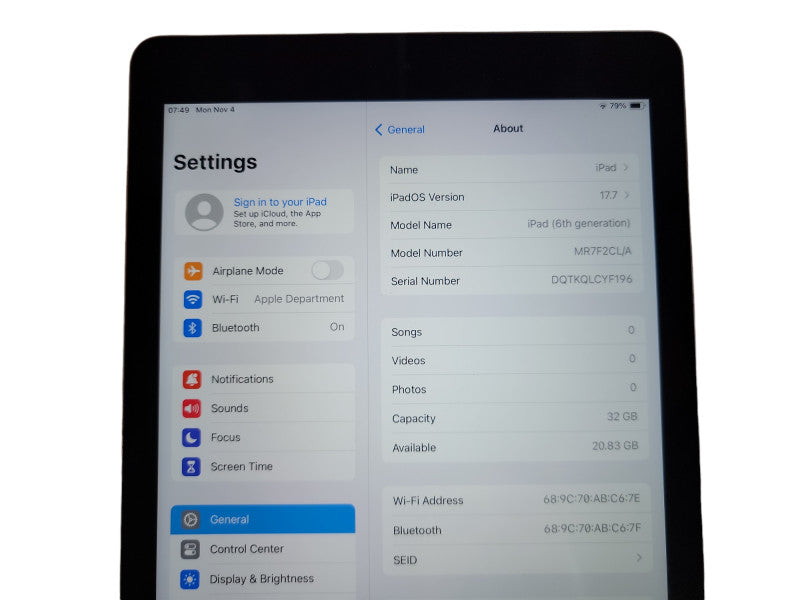 Apple iPad 6th Gen - 32GB - Dark Gray * (