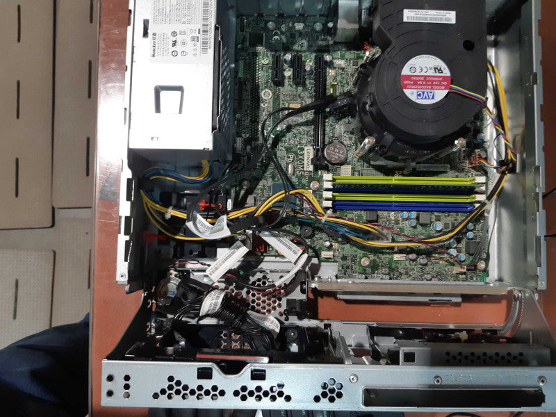 Lenovo ThinkStation SFF, i5-8400 CPU@ 2.80GHz, 16GB DDR4