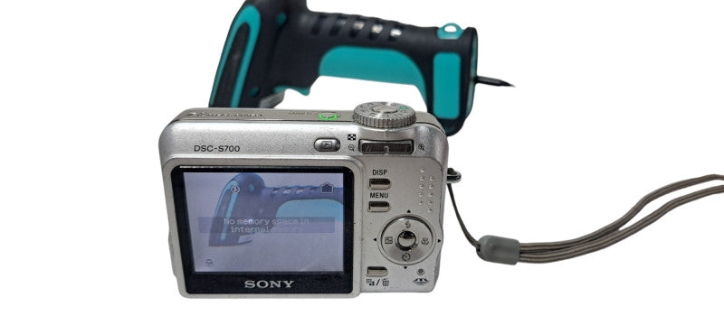 Sony Cyber Shot Digital Camera Photo Model Number # DSC-S700