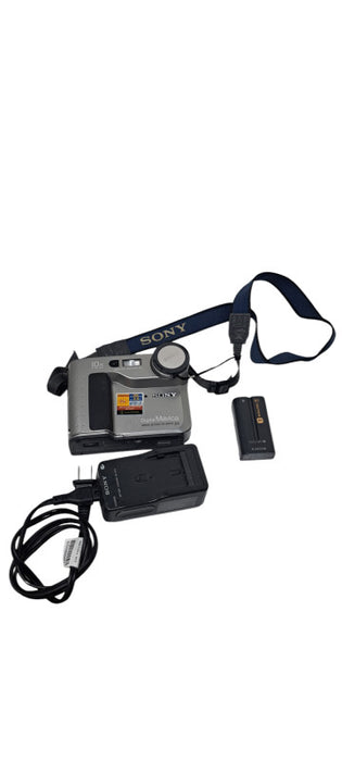Sony Mavica MVC-FD71 0.4MP Digital Camera w/ Battery & Charger