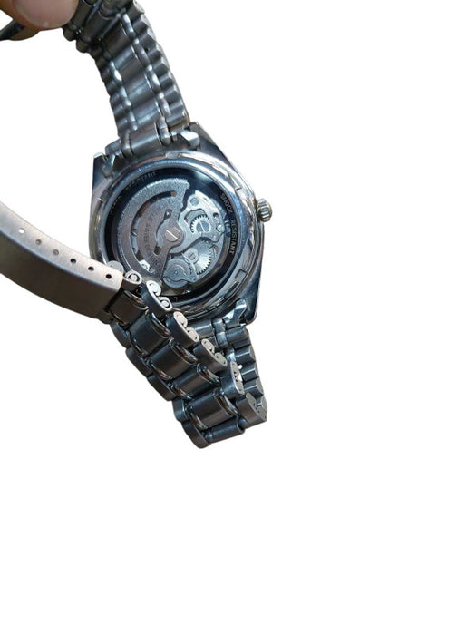 Ladies Catsnni 17 Jewels Swiss design Watch Water Resistant Shock Resistant =
