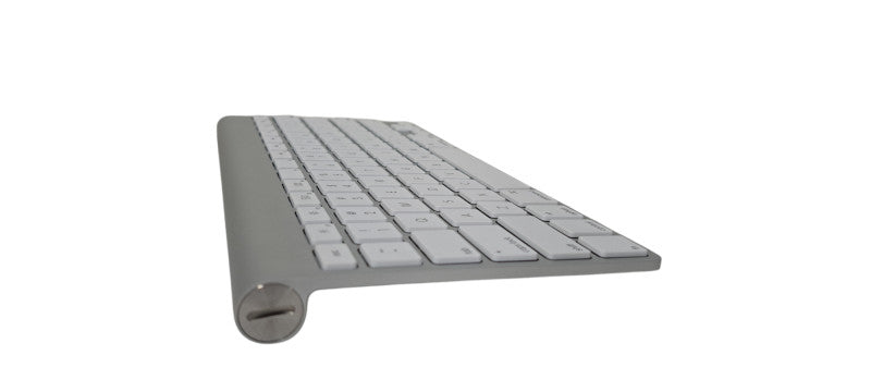 Apple Wireless Keyboard (Model A1314)  With Box Q