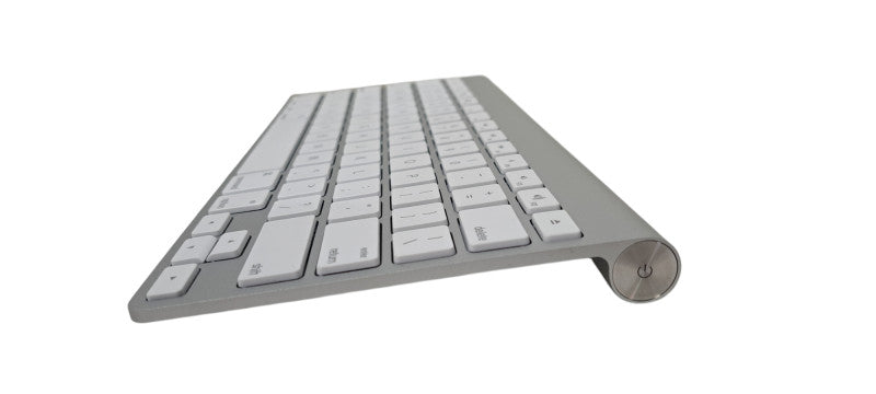 Apple Wireless Keyboard (Model A1314)  With Box Q