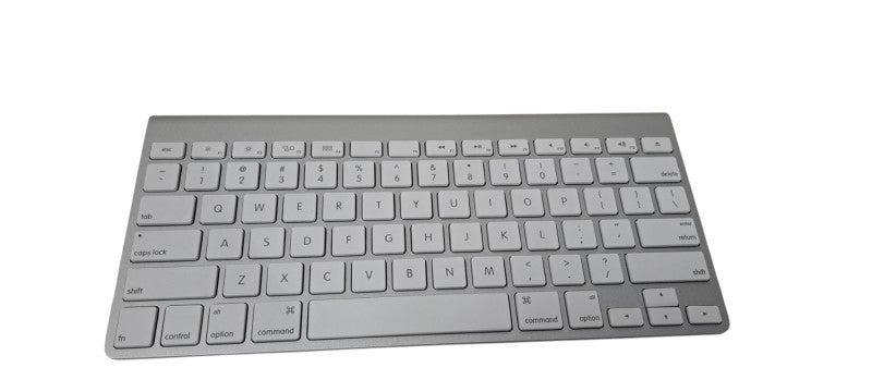 Apple Wireless Keyboard (Model A1314)  With Box Q