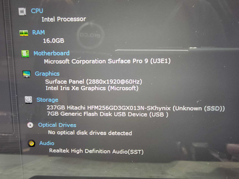 MS Surface Pro 9 2038 | 10-Core i5-1235U @2.5GHz | 16GB RAM | 256GB SSD
