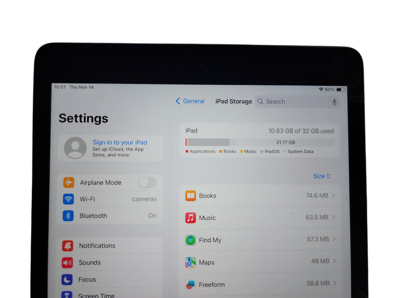 Apple iPad 7th Gen - 32GB - Black (