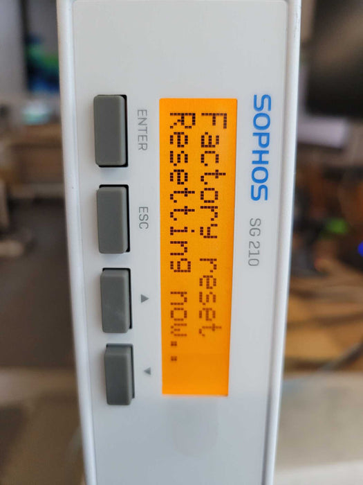 Sophos SG 210 Security Appliance Firewall Rev. 3 %