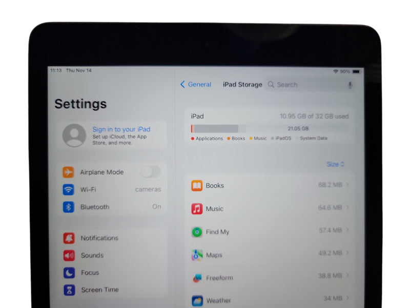 Apple iPad 7th Gen - 32GB - Black (