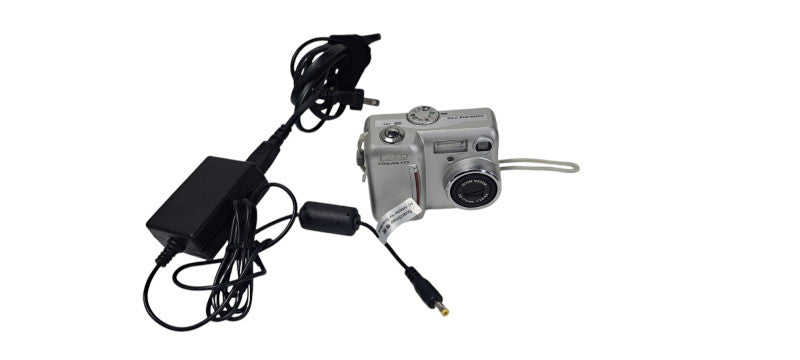 Nikon COOLPIX 775 2.1MP Digital Camera | Charger Included | No Battery