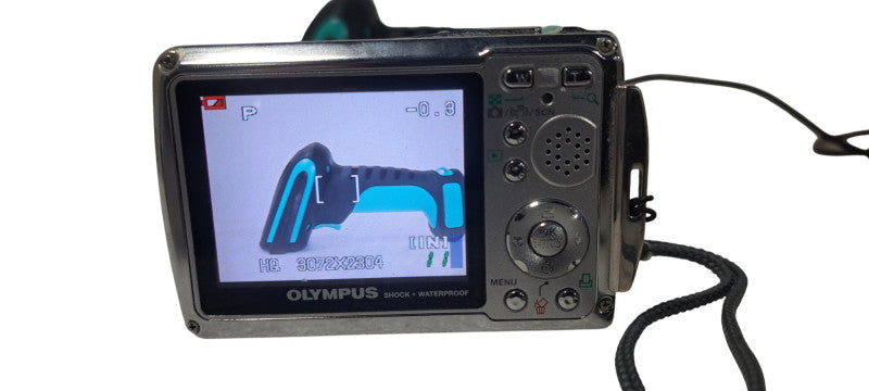 Olympus Stylus 720 SW 7.1 MP Digital Camera w/ Battery