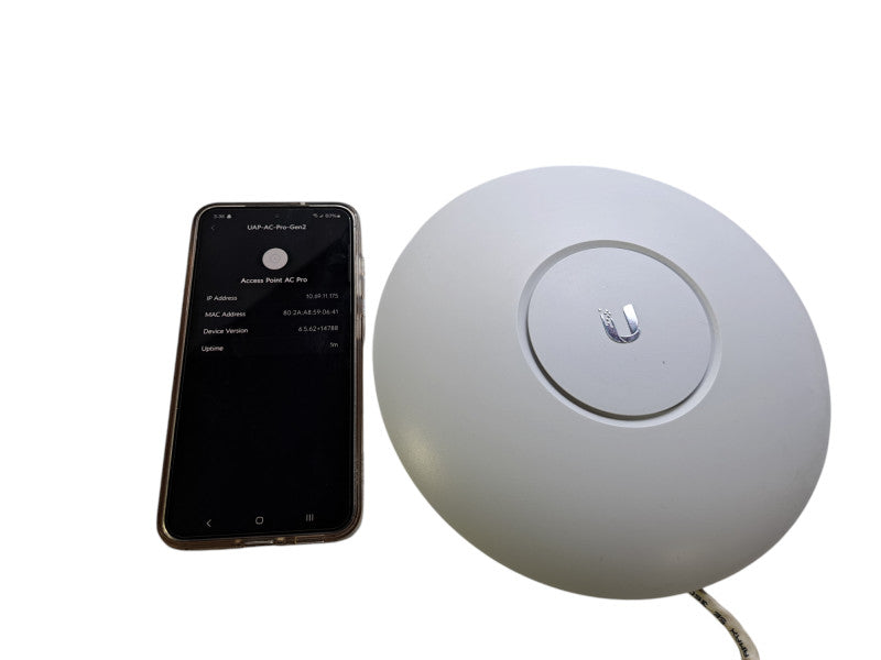 Ubiquiti Networks UAP-AC-PRO 1300Mbps Wireless Access Point w/ Mount Q