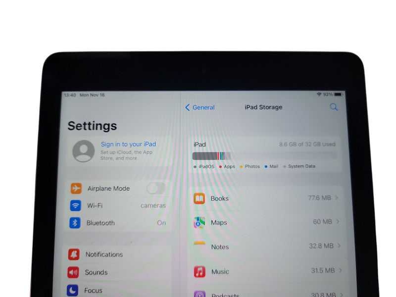 Apple iPad 6th Gen - 32GB - Dark Gray (