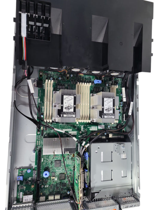 Lenovo ThinkSystem SR550 Barebones No CPU/RAM/HDD !