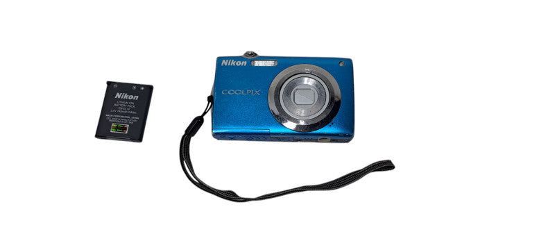 Nikon Coolpix Digital Camera S3000 12.0MP W/ Battery