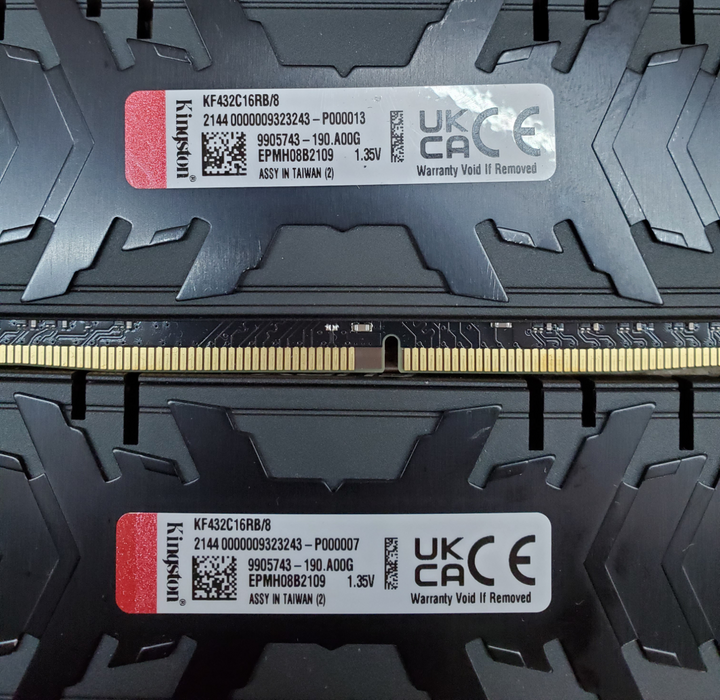Lot 2x Kingston Fury Renegade 8GB DDR4 RAM 3200MHz - KF432C16RB/8