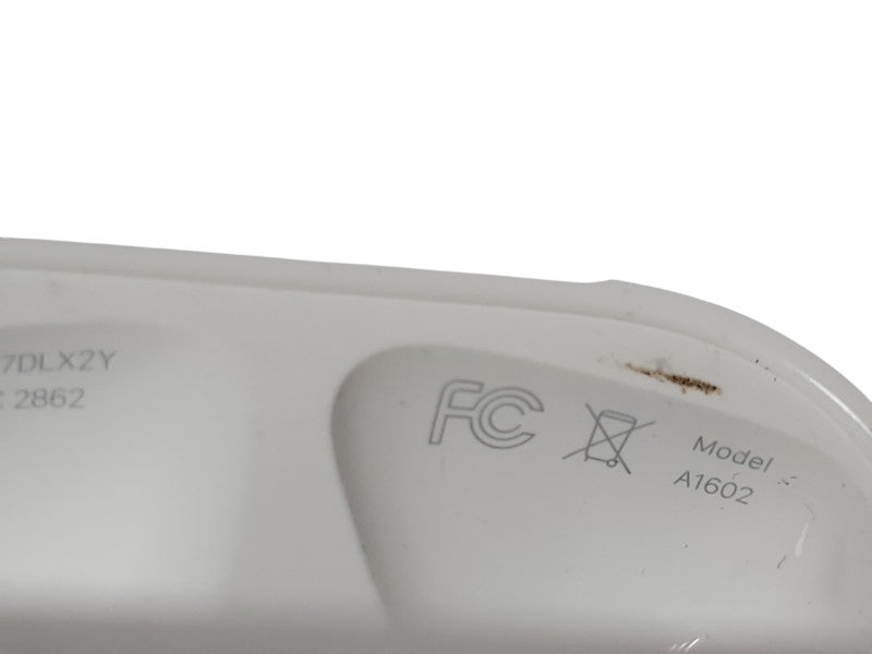 Apple 2nd generation  AirPods Case And Both Buds A1602 A2031 & A2032 White _
