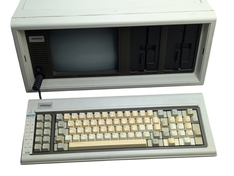COMPAQ Portable Model 101709 Vintage Computer Powers ON  -