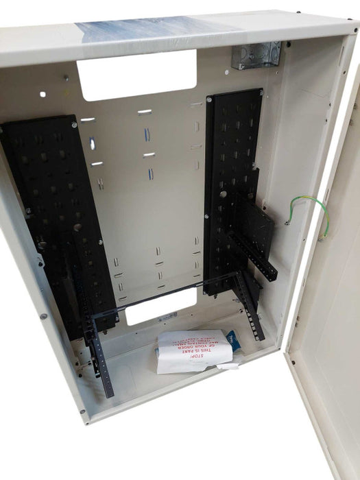 Middle Atlantic Server Control Panel ( New & Empty )  =