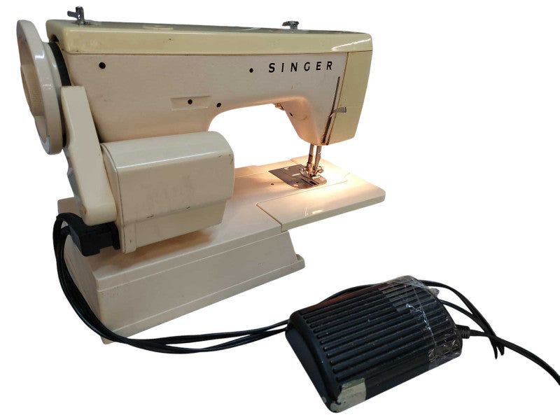 Vintage Singer Sewing Machine Merritt Model: 1802 Made in Brazil  =