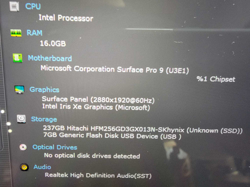 Microsoft Surface Pro 9 2038 | 10-Core i7-1265U @2.7GHz | 16GB RAM 256GB SSD