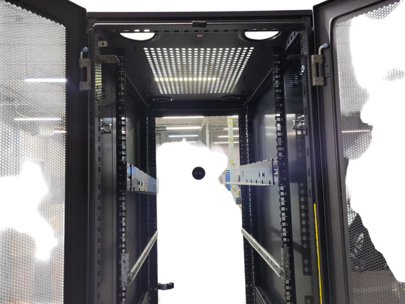 Dell PowerEdge Server Cabinet 0R3066 READ $