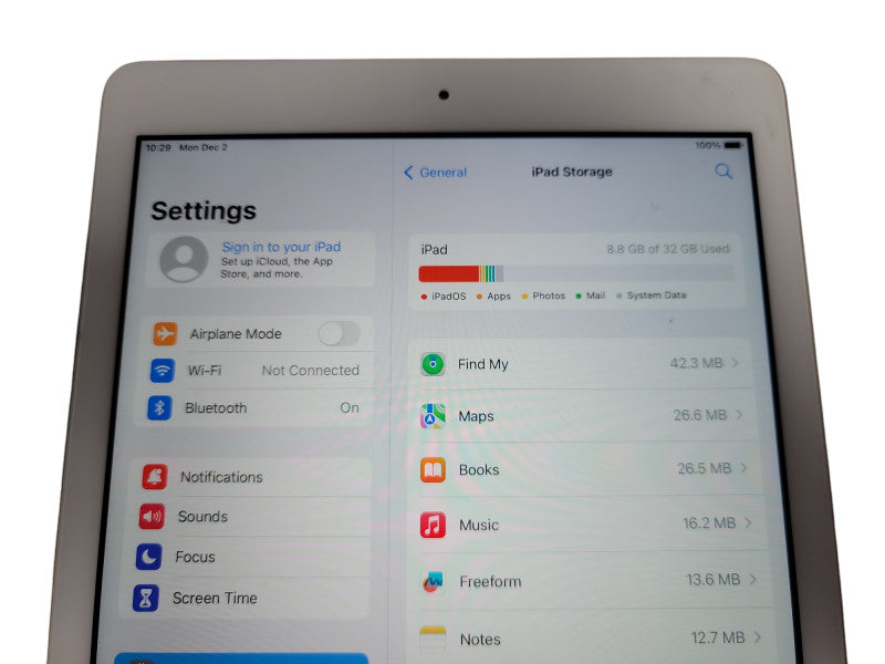 Apple iPad 5th Gen - 32GB - Gold [A1822] (