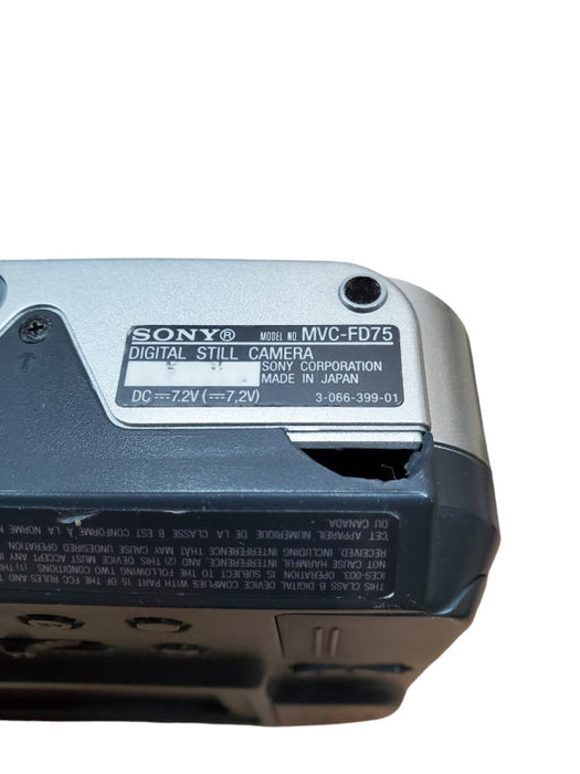 SONY Mavica MVC-FD75 Floppy Disc Digital Still CAMERA | w/ Battery + Charger