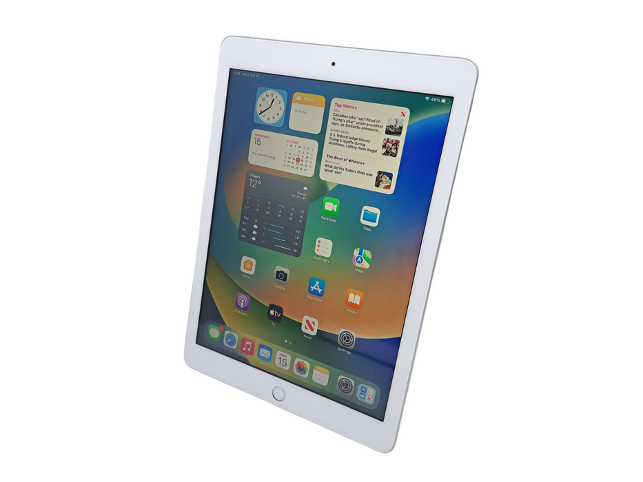 Apple iPad 5th Gen - 32GB - White/Silver [A1822] Q)