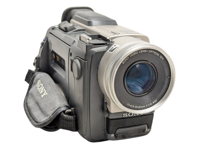 Sony DCR-TRV900 Digital Video Camera Recorder  -
