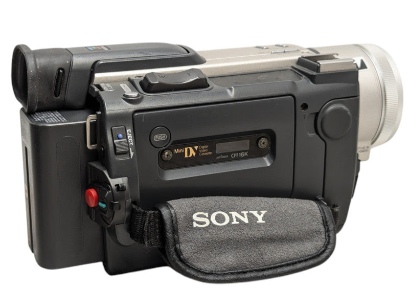 Sony DCR-TRV900 Digital Video Camera Recorder  -