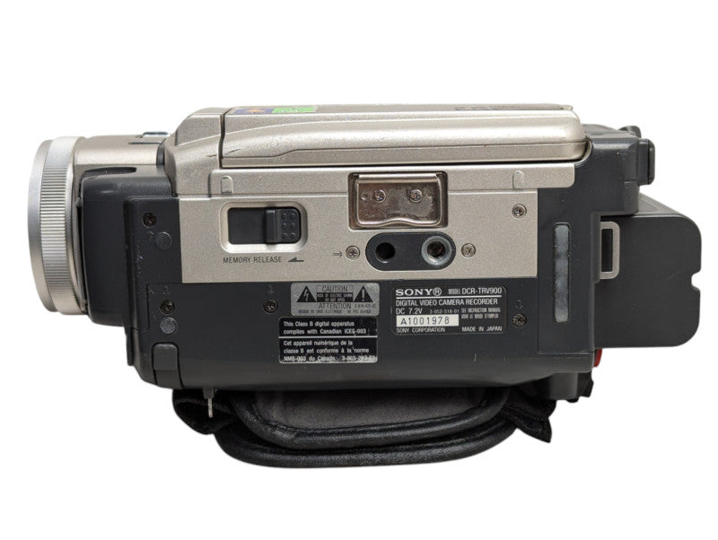 Sony DCR-TRV900 Digital Video Camera Recorder  -