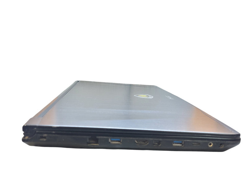 MSI WE62 7RJ| i7-7700HQ| 16GB DDR4| Quadro M2200| 512GB SSD READ β Lap200
