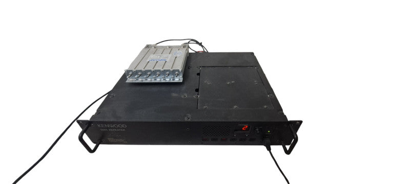 Kenwood TKR-D810 UHF DMR/FM Analog Repeater