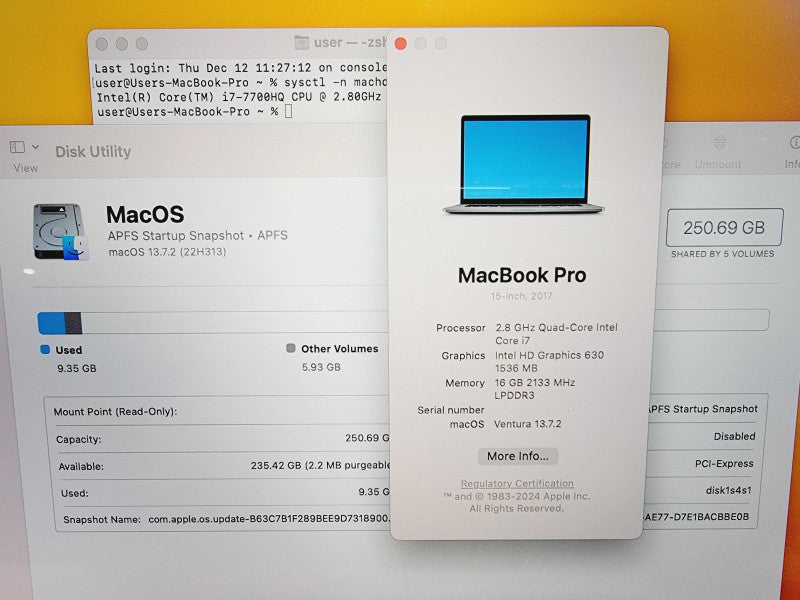 Apple Macbook Pro 2017 15" 4-Core i7-7700HQ @ 2.8HGz 16GB DDR3 250GB SSD (