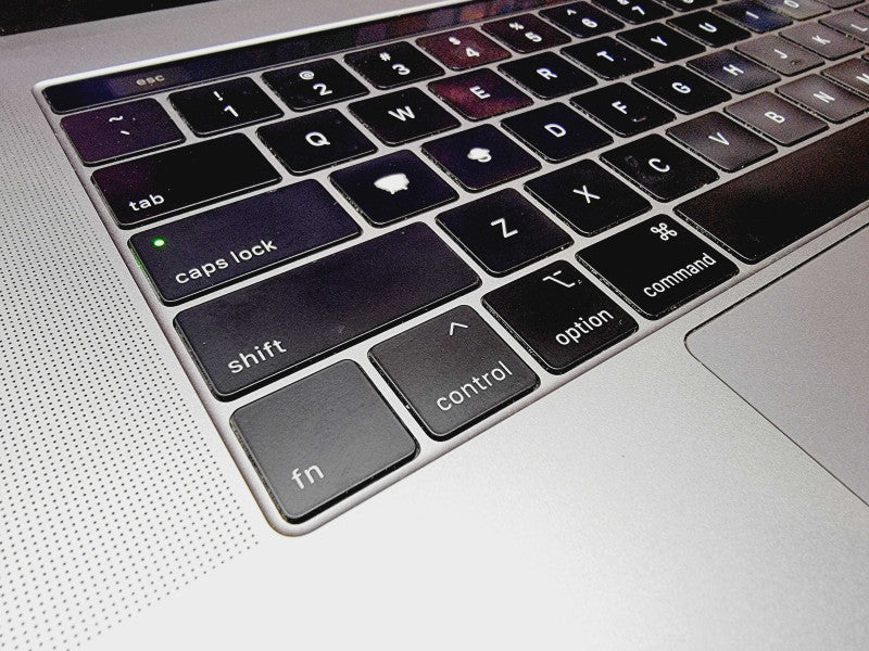 Apple Macbook Pro 2019 15" 8-Core i9-9880H @ 2.3GHz 32GB DDR4 1TB SSD Radeon Pro Vega 20 4GB (