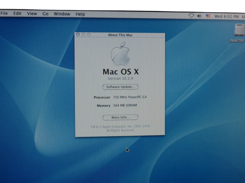 Vintage Apple iMac G4/700 Flat Panel 700 MHz PowerPC 7441 G4 -