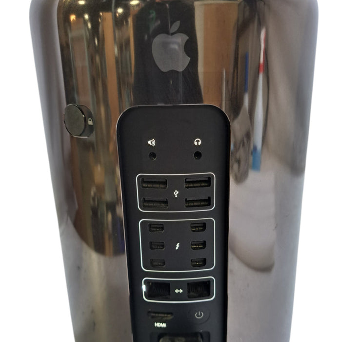 Apple Mac PRO A1481 NO HDD/RAM *READ*