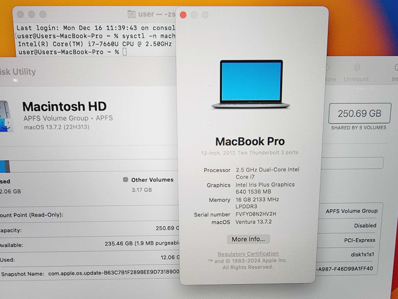 Apple Macbook Pro 2017 13" 2-Core i7-7660U @ 2.5GHz 16GB DDR3 250GB SSD (