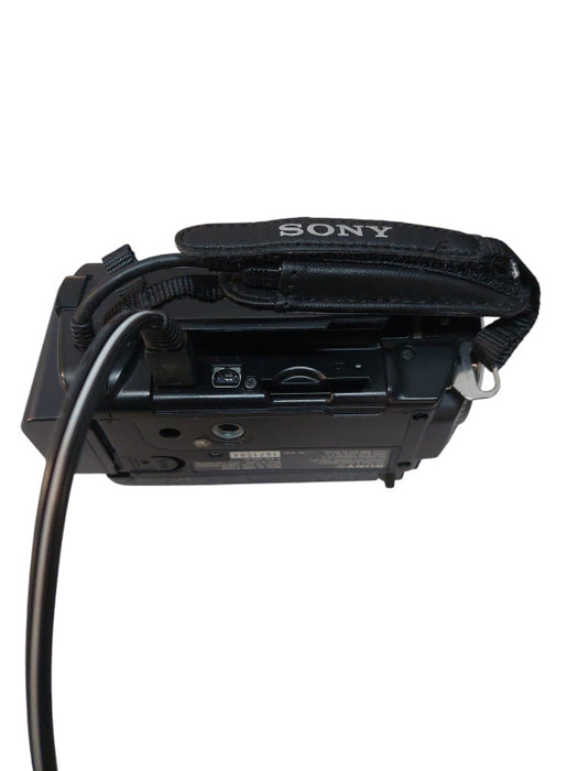 Sony HandyCam AVCHD Camera Model: HDR-PJ200 5.3Megapixels  with Bag  =